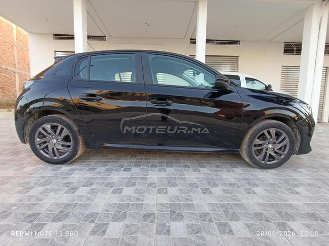 Peugeot 208 noir 