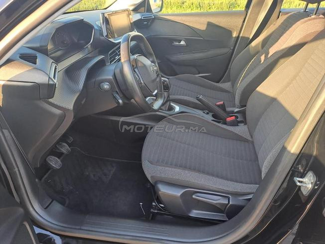Peugeot 208 noir 
