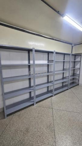 رفوف معدنية ثقيلة. حالة جيدة جداً