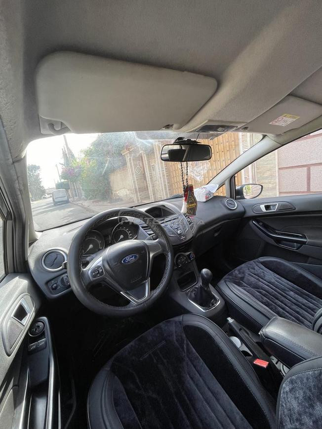 ford fiesta 2015, a vendre