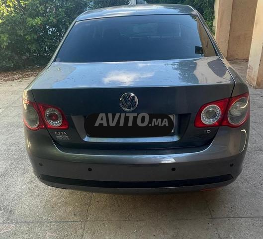 Volkswagen Jetta Diesel Manuelle 2010 à Casablanca - 2