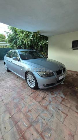 BMW Série 3 Essence Manuelle 2011 à Rabat - 2