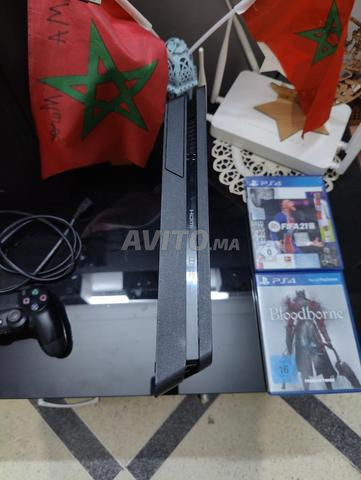 PS4 slim très bon état - 2