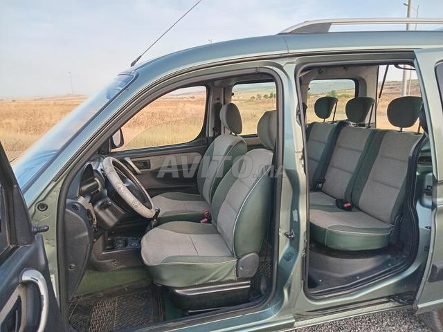 Voiture Peugeot Partner - 2