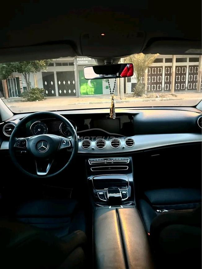 🚗 Mercedes-Benz E220 