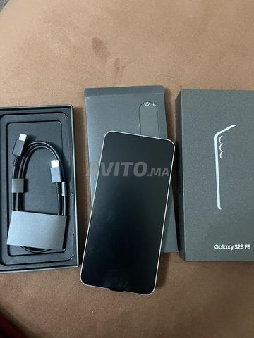 Samsung S25 FE - 2