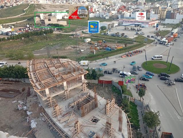 محل كبير على الطريق الجديد أومـا قيد الإنشاء - 2