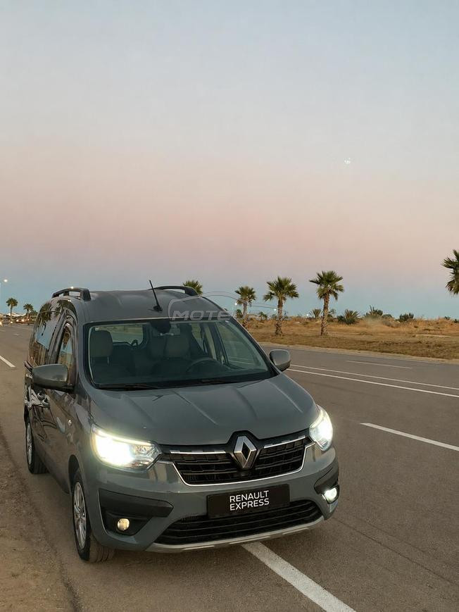 Renault Express Diesel Manuelle 2022 à Tanger