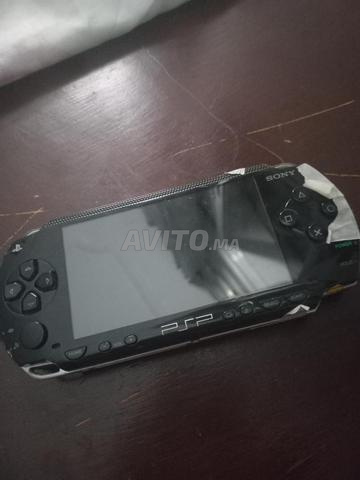 PSP، غطاءها الخلفي لا يغلق. لمن يريدها، السعر قابل للتفاوض