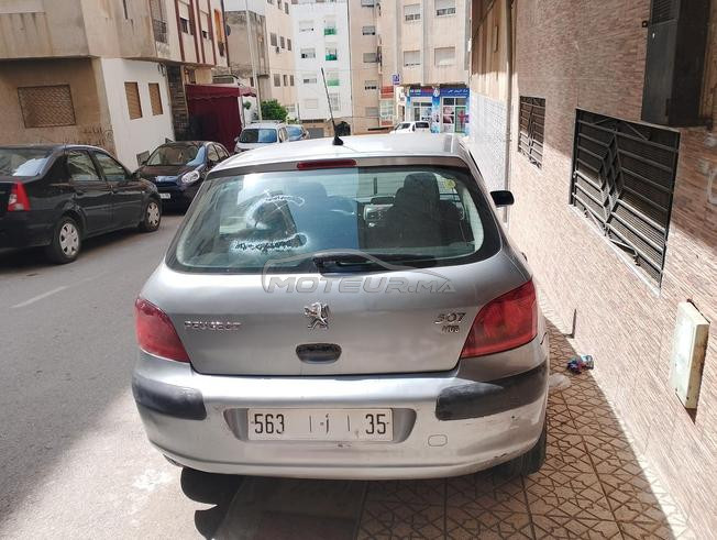 سيارة بيجو 307