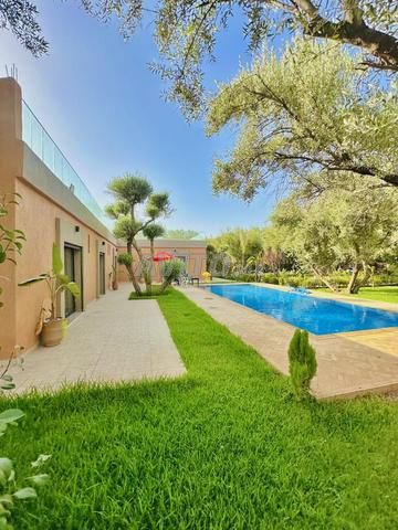 Villa Titrée 1716 m² 0 piste 3 chambres avec puits