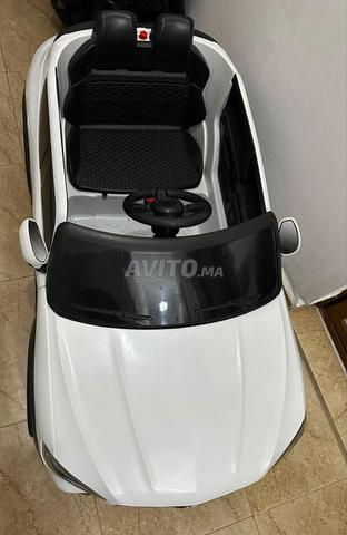 Voiture et moto électrique.