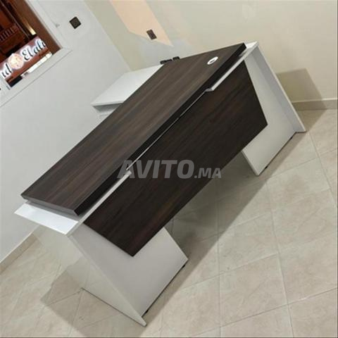 Bureau Élégant pour Tous les Espaces - 2