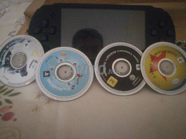 أفضل جهاز PSP E1004 حيث يحتوي على ذاكرة 8GB - 2