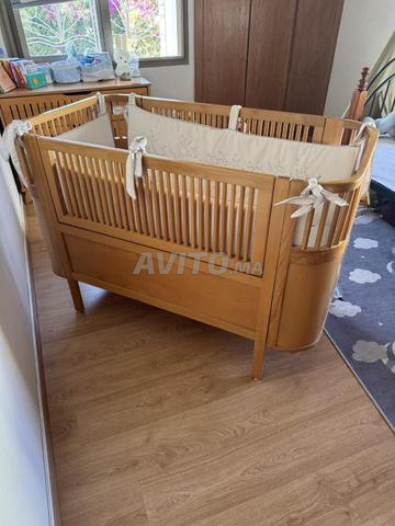 Lit bébé en bois