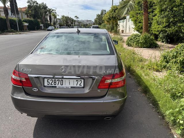 Mercedes E300 - 2