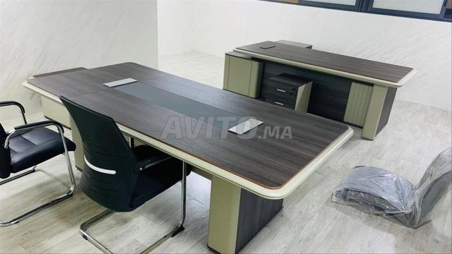 Bureau directionnel - 2
