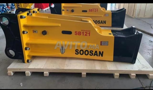 مطرقة هيدروليكية SOOSAN SB 121 BOX ( 2632 كجم ) - 2