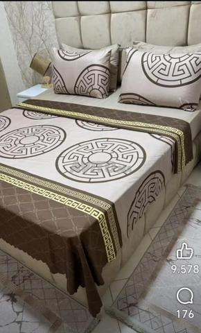 بالقرب من الشاطئ