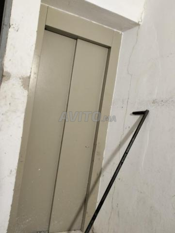 Entreprise R+2 à vendre 1350 m² prix 3 milliards - 2