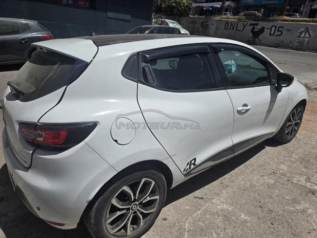 Clio 4 diesel automatique main libre
