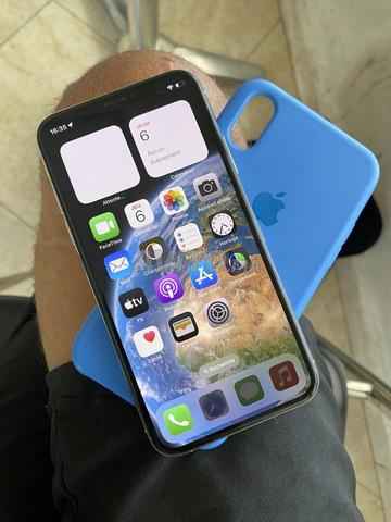 iPhone XS 64G, tout est original - 2