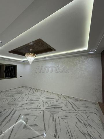 منزل رائع مع محلين تجاريين للبيع - 2