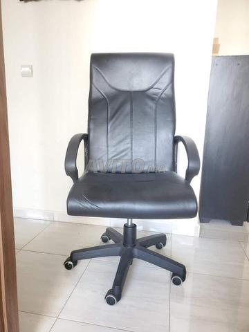 Bureau avec chaise à vendre - 2