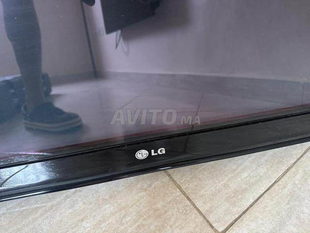 Télévision plate LG 127cm LCD - 2