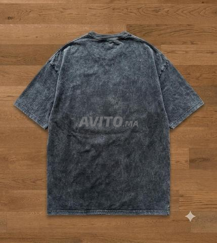 👕 تي شيرت أوفر سايز بلمسة بارزة – ستايل عصري ومريح