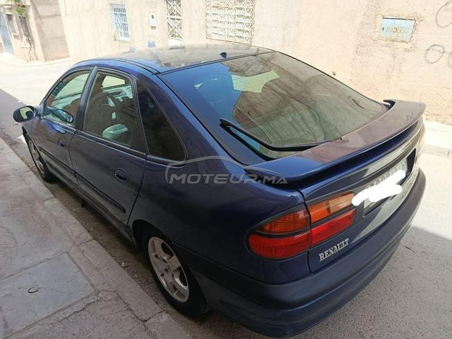 رينو لاغونا بنزين يدوي 2000 في وجدة