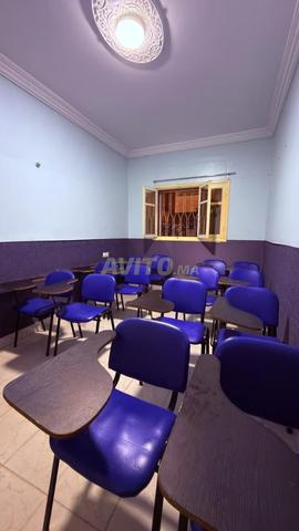 Chaise avec pupitre. Chaises scolaires