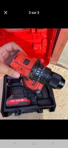 Milwaukee 21V XR avec deux batteries - 2