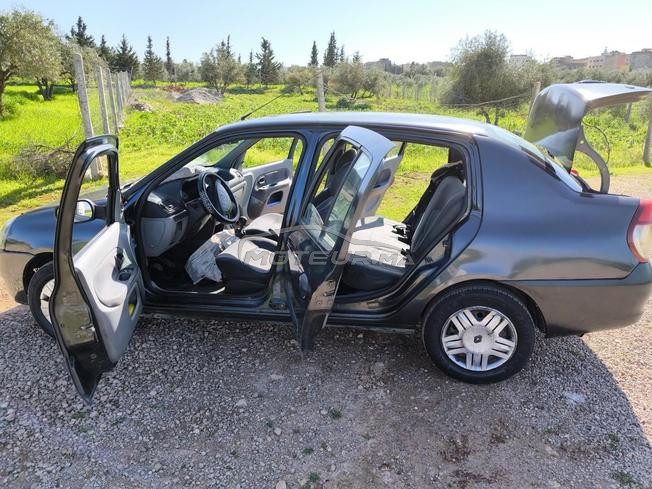 Renault Clio 2 classique essence 2007
