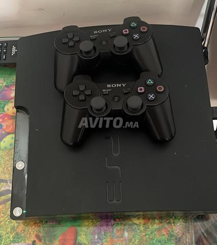 PS3 Slim avec 2 manettes - 2