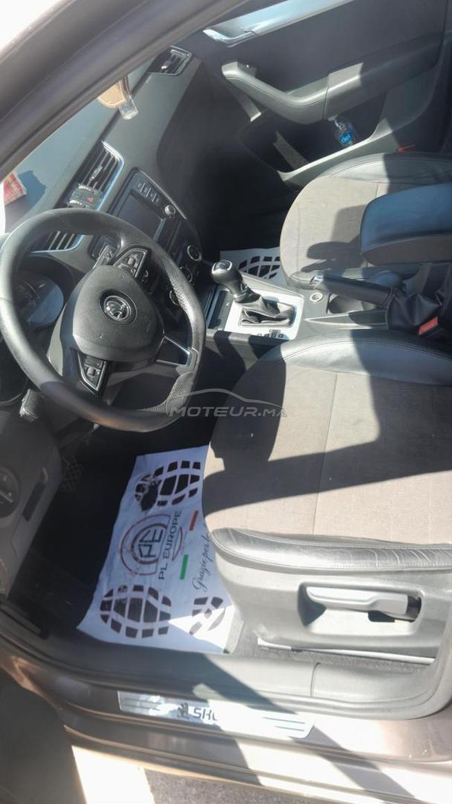 سيارة رائعة في حالة جيدة بدون عيوب