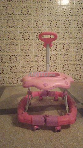 Chaise haute et trotteur bébé en très bon état - 2