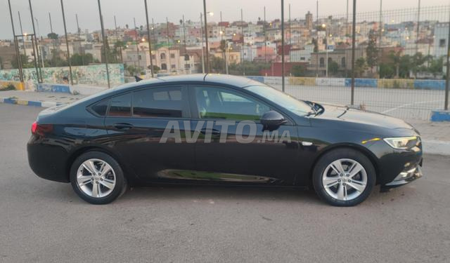 أوبل إنسيجنيا يدوية 6 خيول في سطات - 2