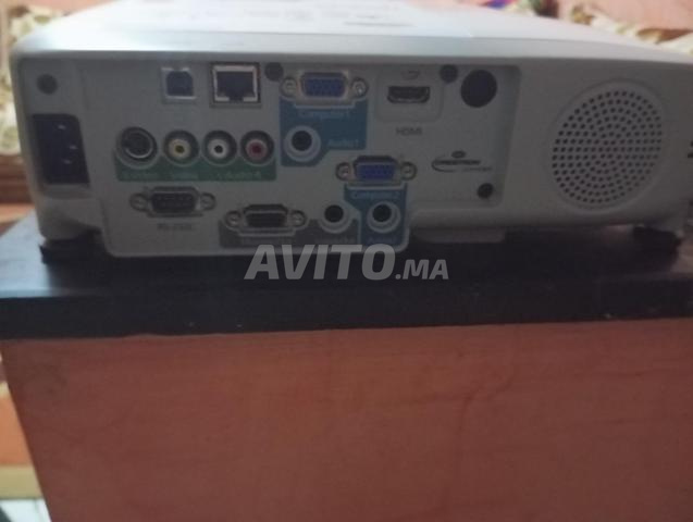 جهاز عرض بروجكتور EPSON بحالة جيدة جداً. - 2