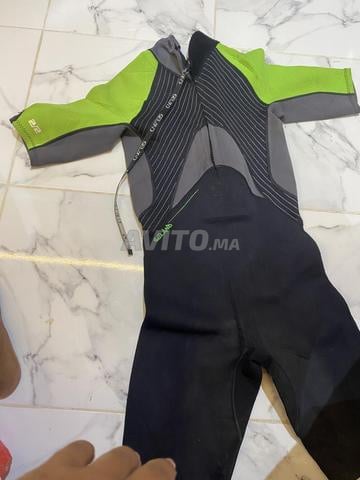 بدلة سباحة رياضية