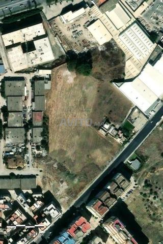 Terrain à vendre dans une zone industrielle - 2