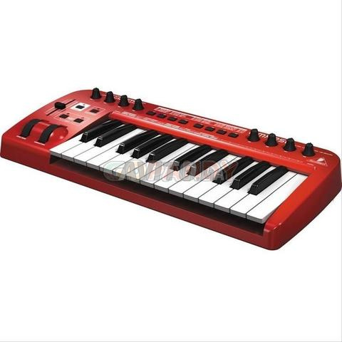 Behringer umx 250