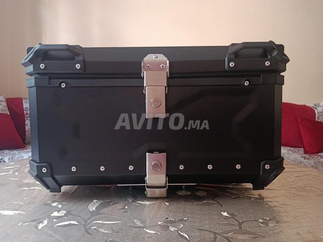 Top case pour moto avec capacité 65L - NEUF