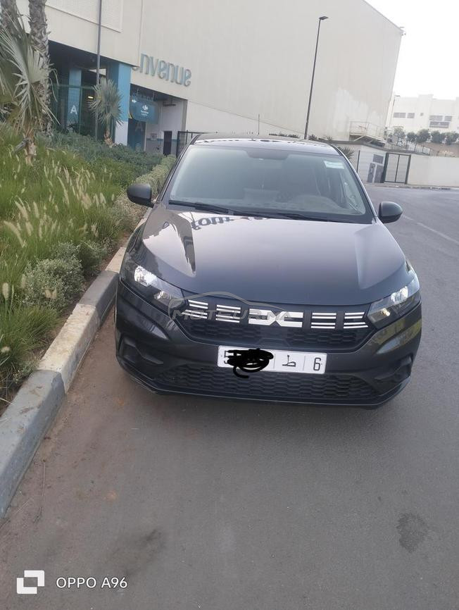 voiture dacia très bon état 