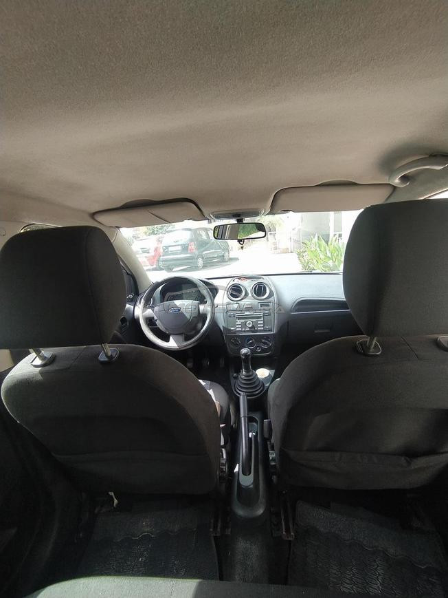 Ford Fiesta a vendre en bon état 