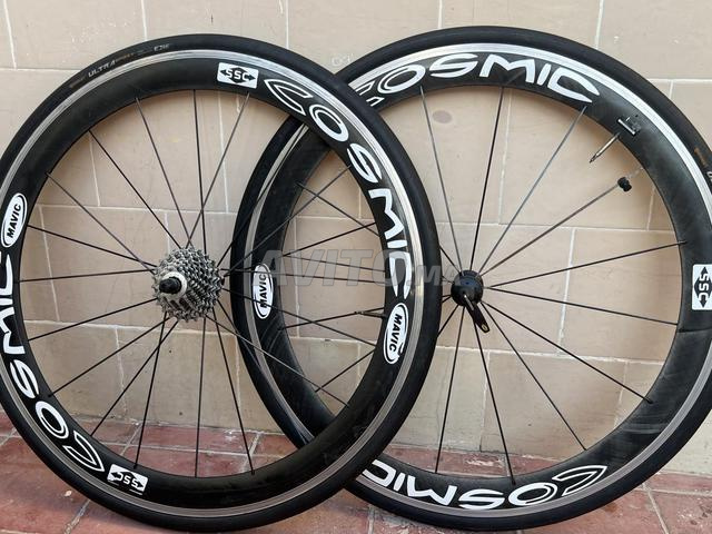 Paire de roues Cosmic carbone 700C – Très bon état