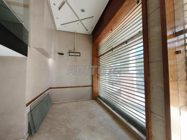 Local commercial sur avenue principale - 2