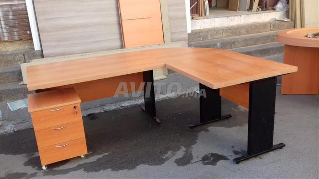 BUREAU SEMI MÉTALLIQUE À VENDRE - 2