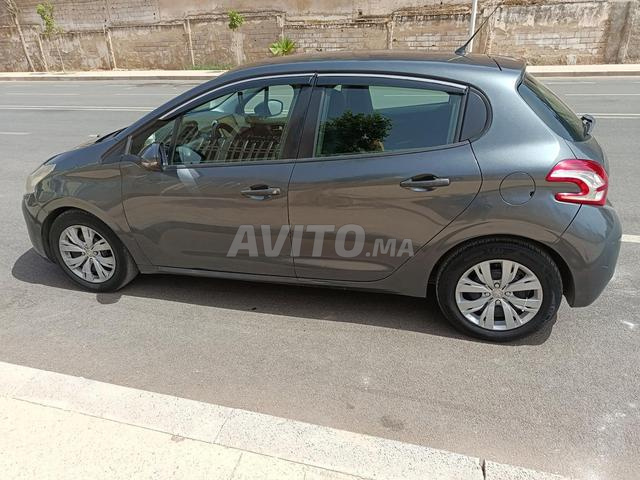 🚗 Peugeot 208 2014 Diesel - Très bon état