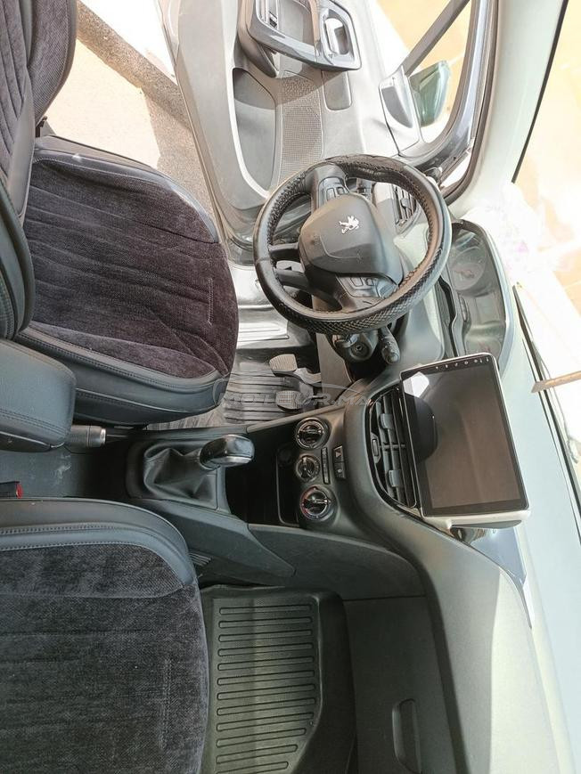 🚗 Peugeot 208 2014 Diesel - Très bon état